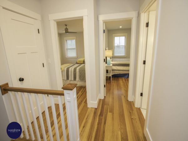 Cape Cod Home 995230