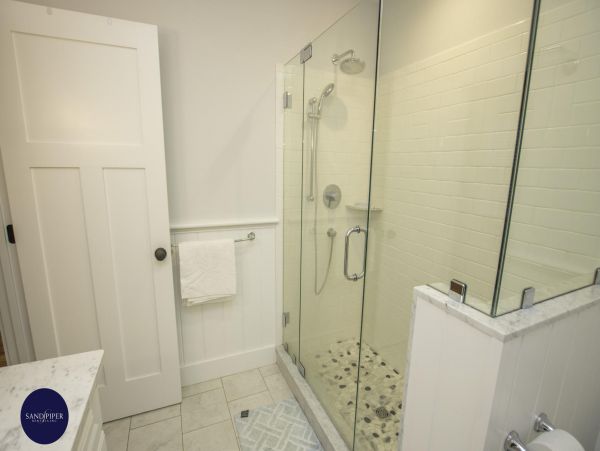 Cape Cod Home 995230