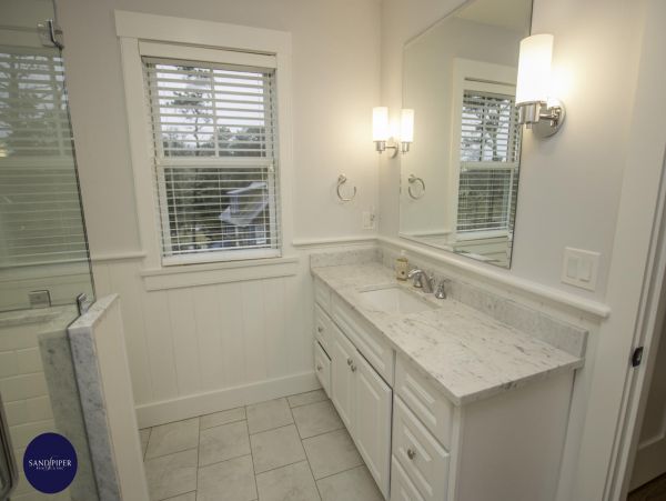 Cape Cod Home 995230