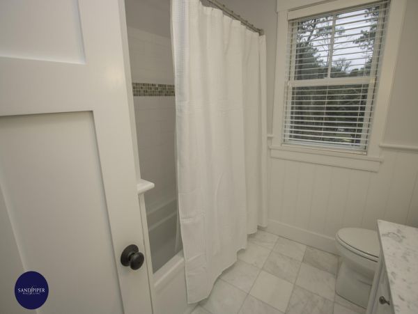 Cape Cod Home 995230