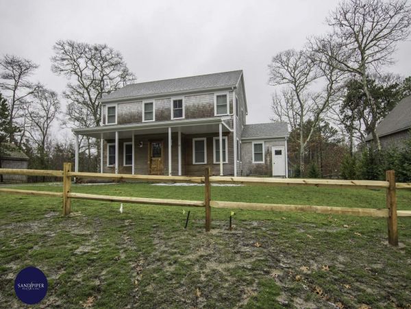 Cape Cod Home 995230