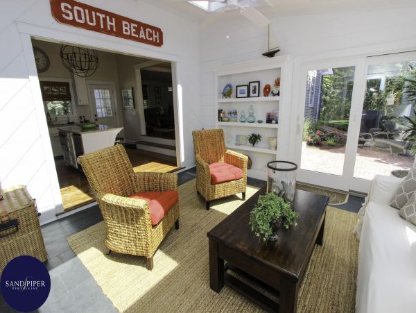 Cape Cod Home 995231