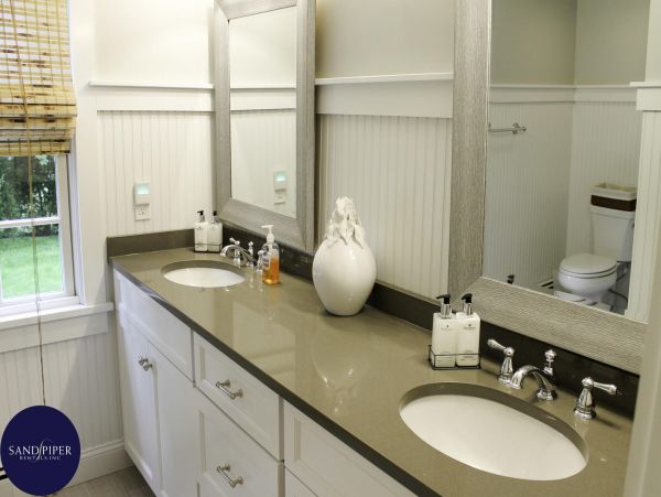 Cape Cod Home 995231
