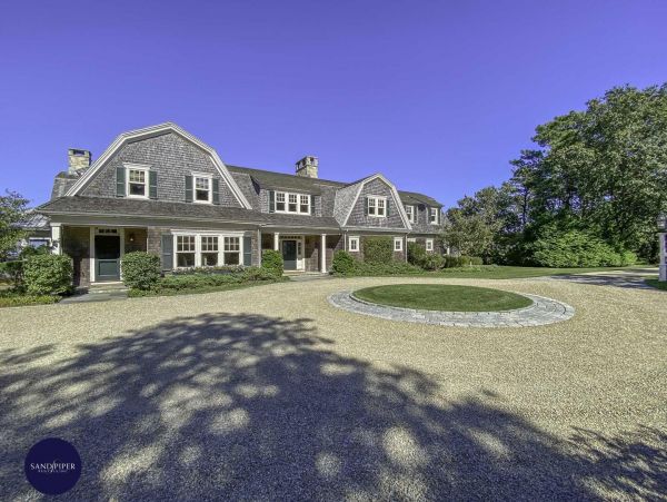 Cape Cod Home 995232