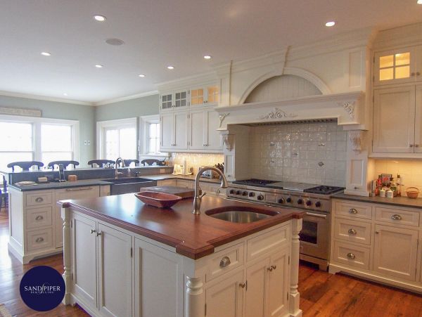 Cape Cod Home 995232