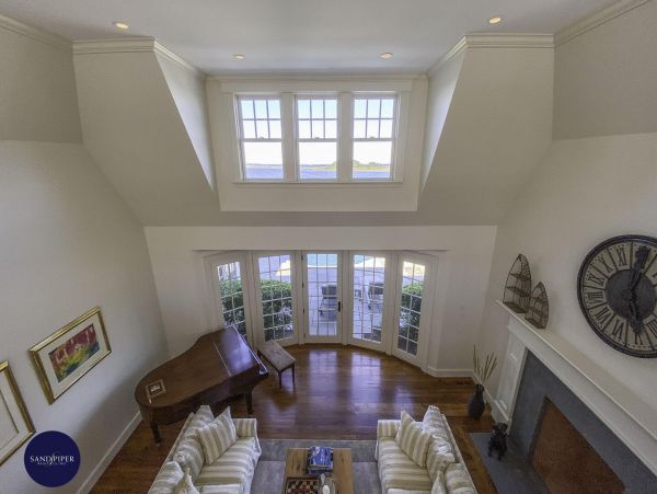 Cape Cod Home 995232