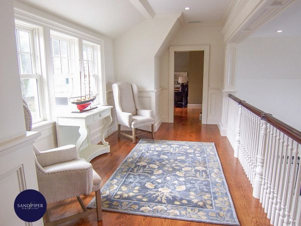 Cape Cod Home 995232