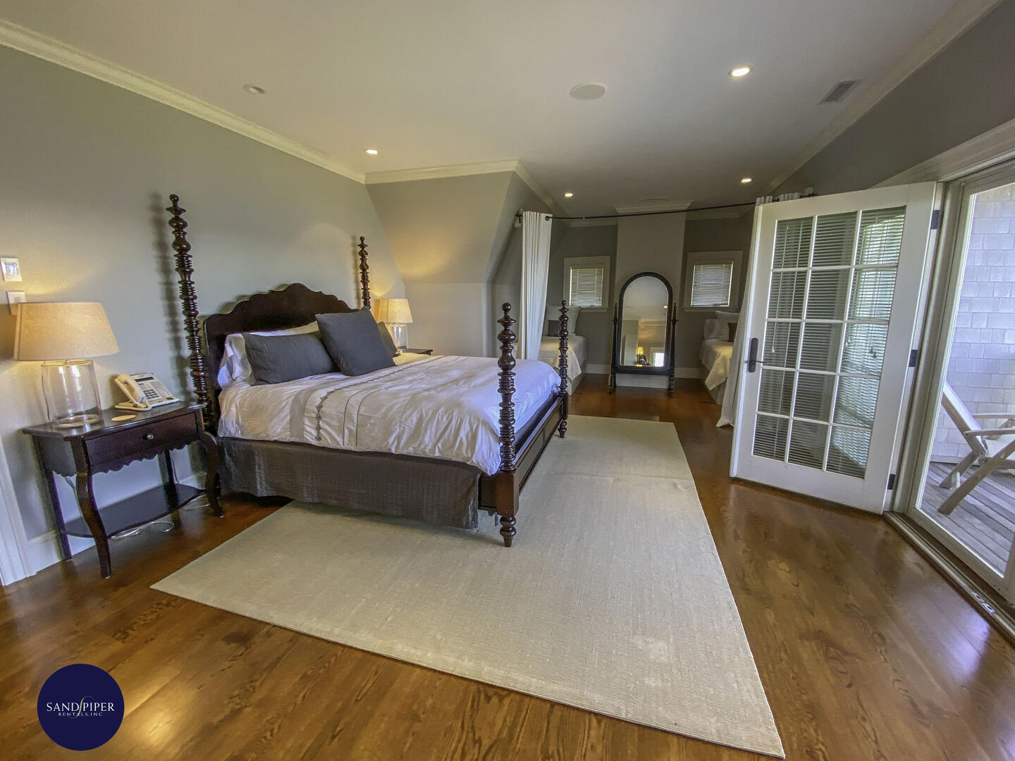 Cape Cod Home 995232