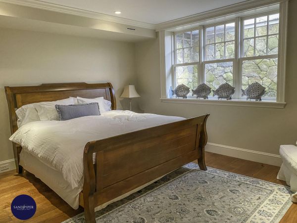Cape Cod Home 995232