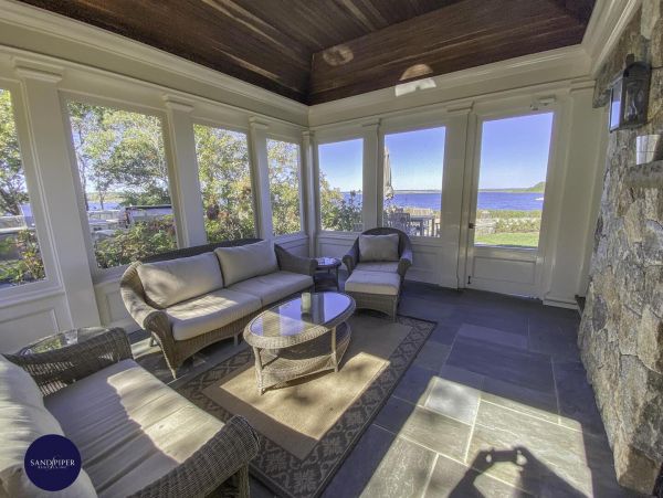 Cape Cod Home 995232
