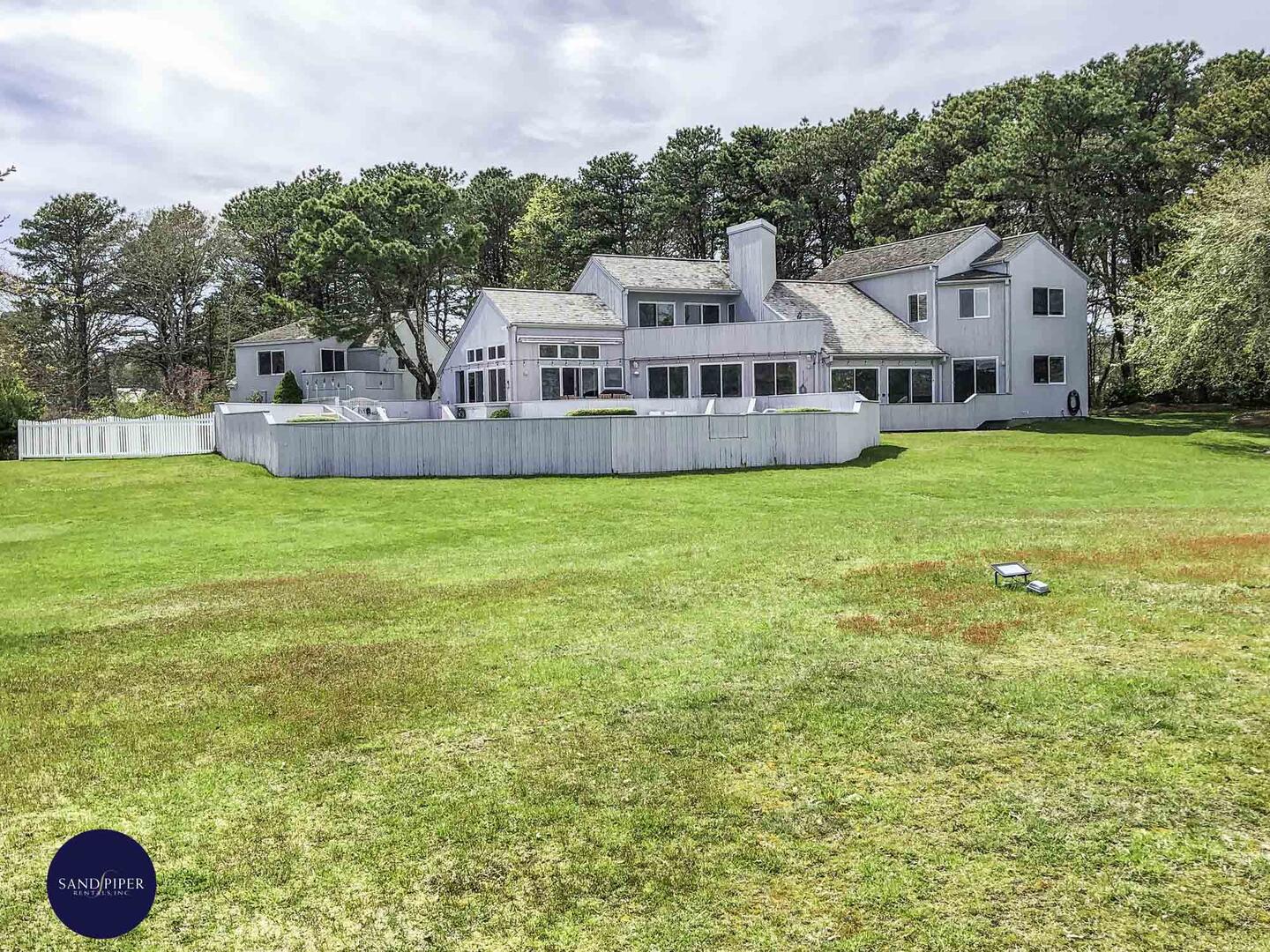 Cape Cod Home 995233