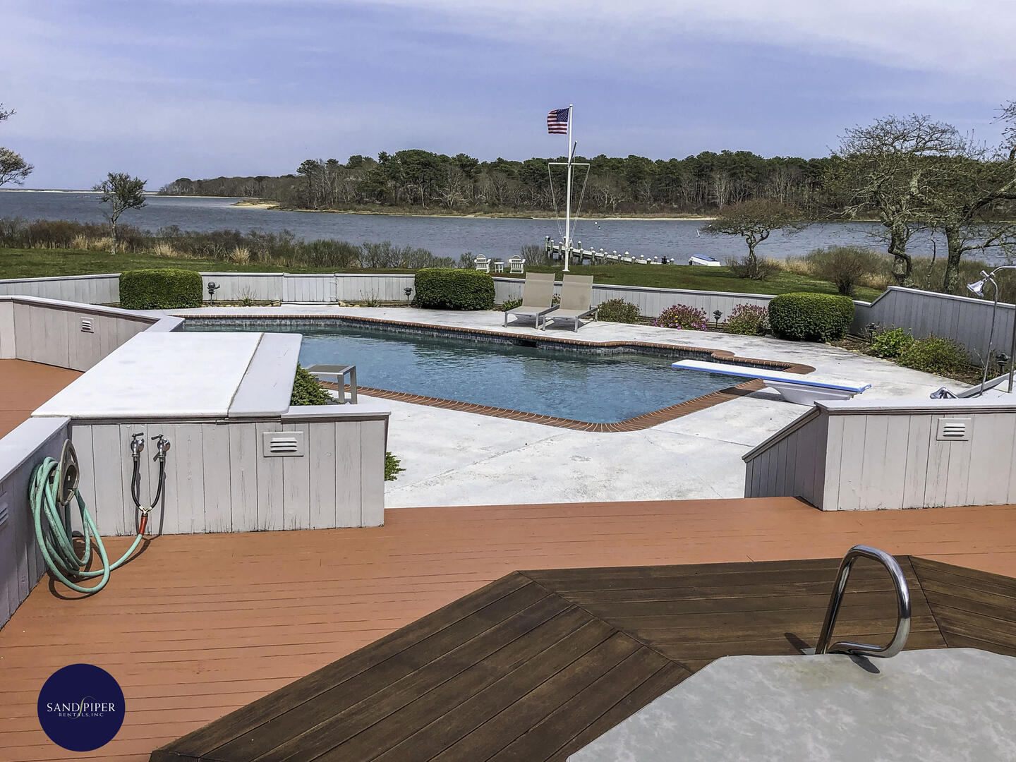 Cape Cod Home 995233