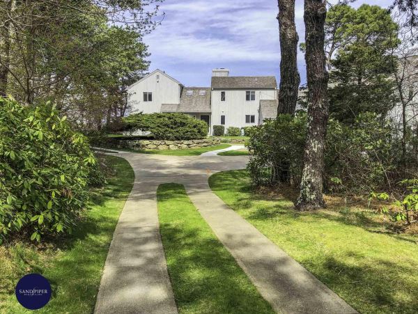 Cape Cod Home 995233