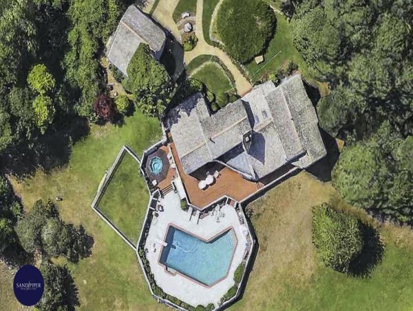 Cape Cod Home 995233