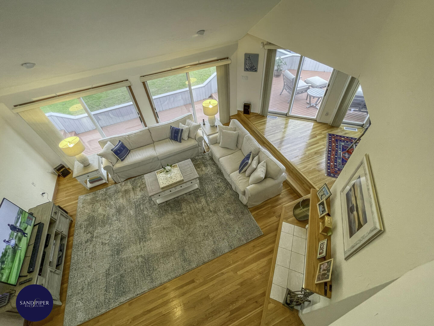 Cape Cod Home 995233