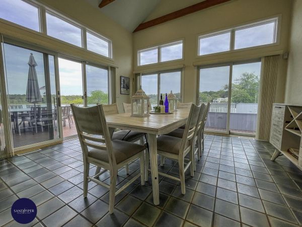 Cape Cod Home 995233