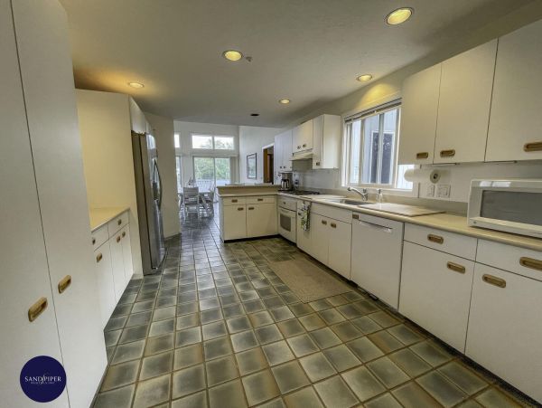 Cape Cod Home 995233