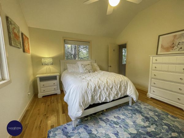 Cape Cod Home 995233
