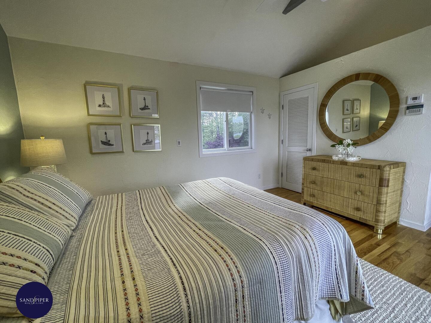 Cape Cod Home 995233