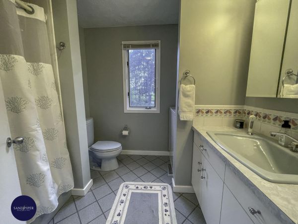Cape Cod Home 995233