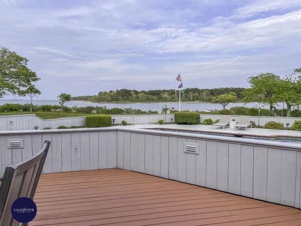 Cape Cod Home 995233