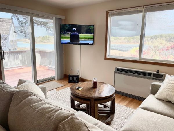 Cape Cod Home 995233