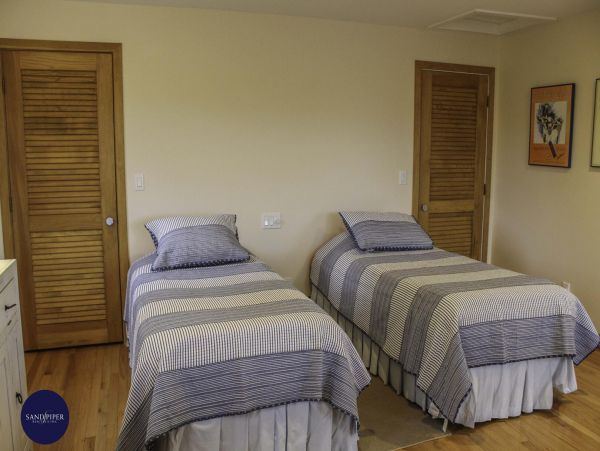 Cape Cod Home 995233