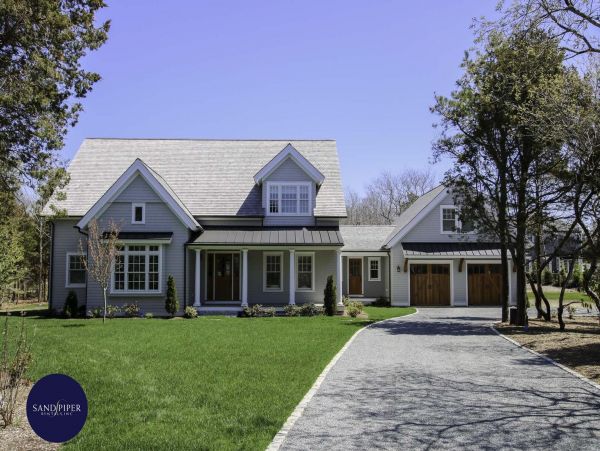 Cape Cod Home 995234