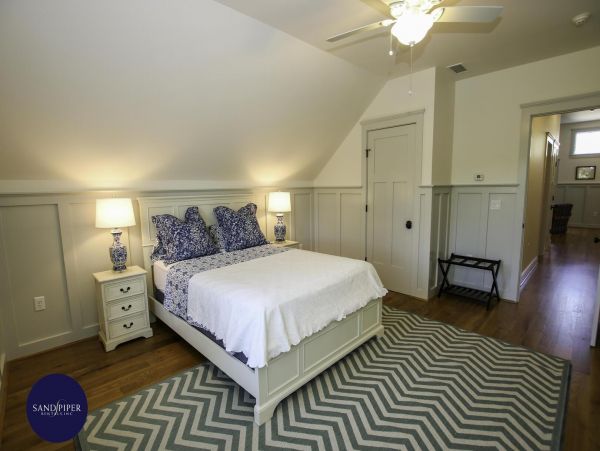 Cape Cod Home 995234