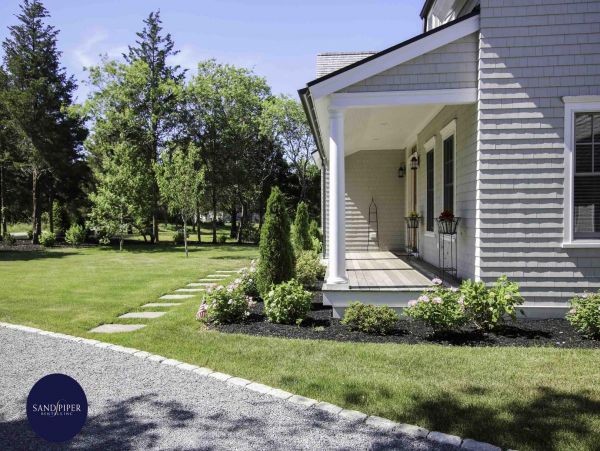Cape Cod Home 995234