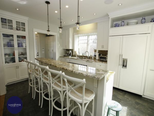 Cape Cod Home 995235
