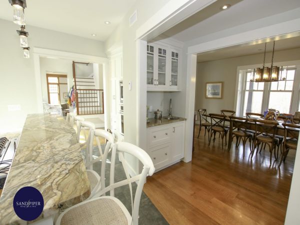Cape Cod Home 995235