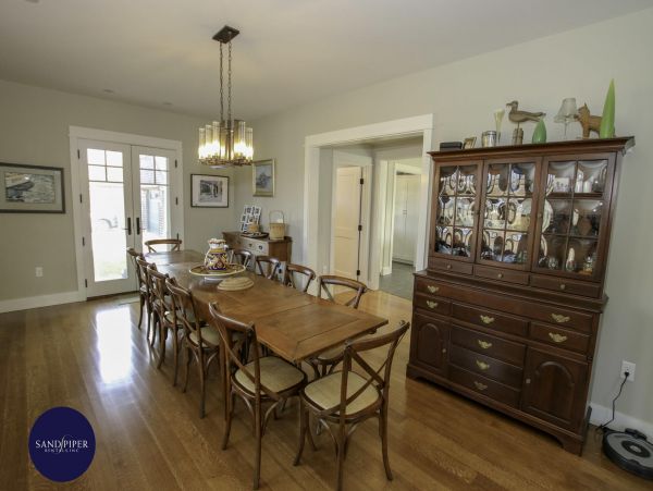 Cape Cod Home 995235
