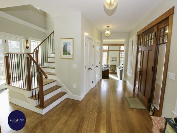 Cape Cod Home 995235