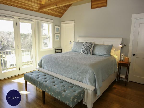 Cape Cod Home 995235