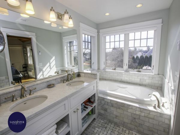 Cape Cod Home 995235