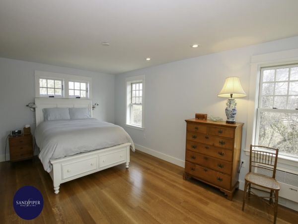 Cape Cod Home 995235