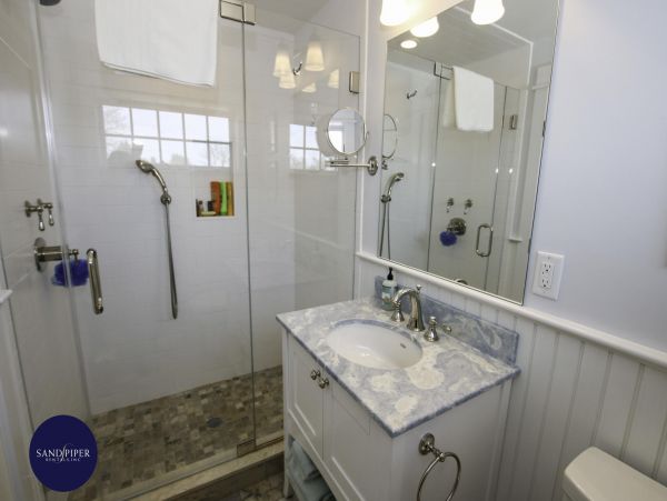 Cape Cod Home 995235