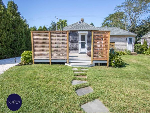 Cape Cod Home 995235