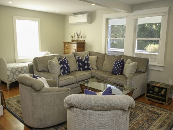 Cape Cod Home 995235