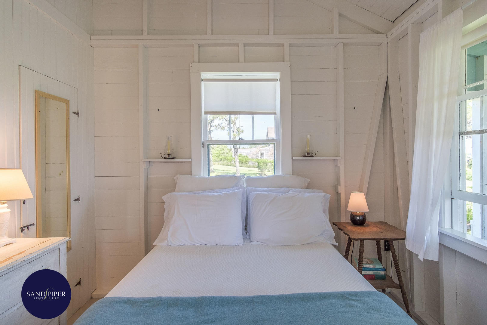 Cape Cod Home 995236