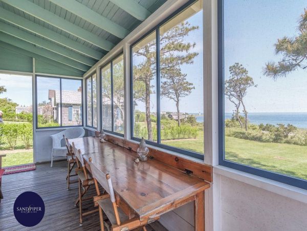 Cape Cod Home 995236