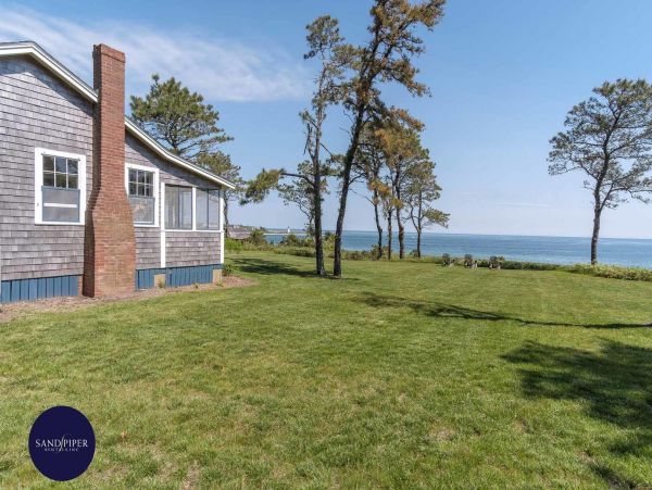 Cape Cod Home 995236