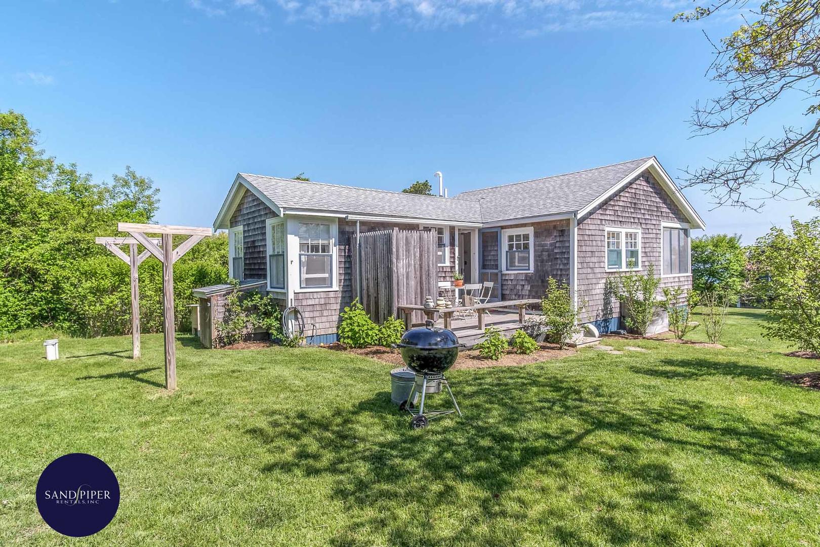 Cape Cod Home 995236