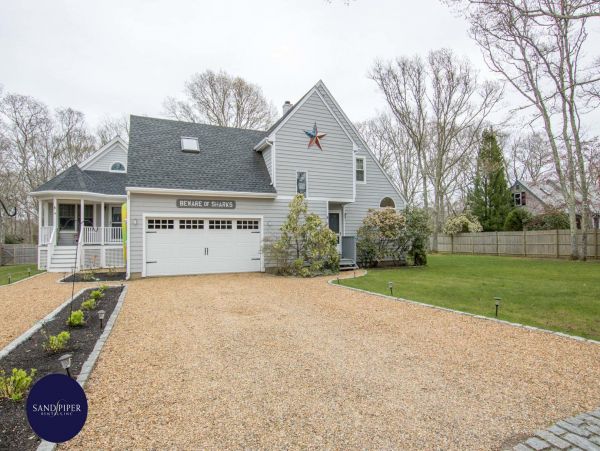 Cape Cod Home 995237