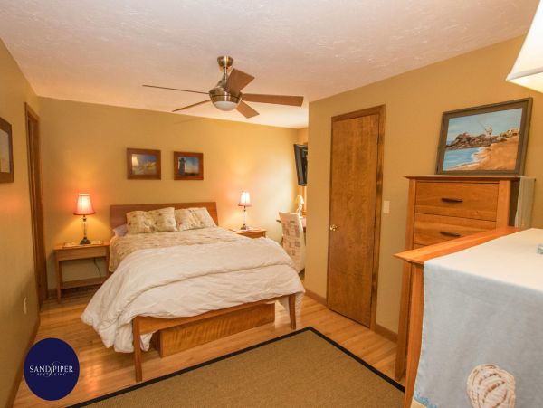 Cape Cod Home 995237