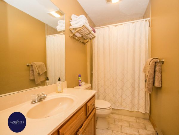 Cape Cod Home 995237