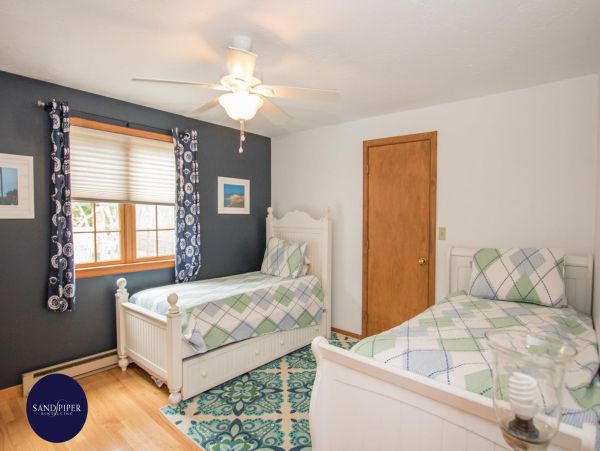 Cape Cod Home 995237