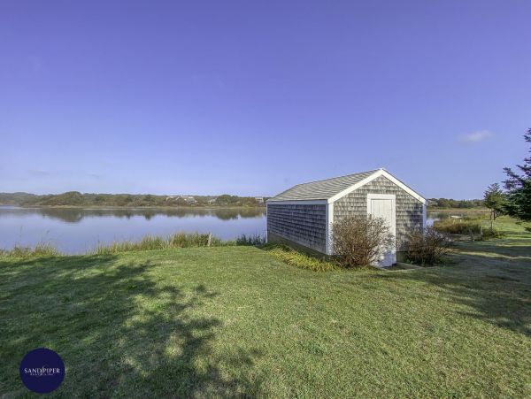 Cape Cod Home 995238