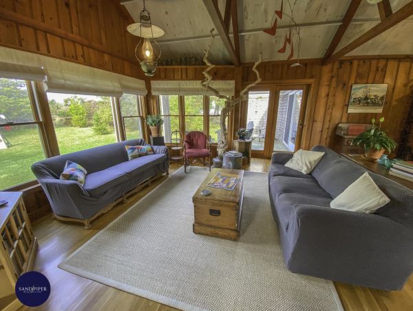 Cape Cod Home 995238